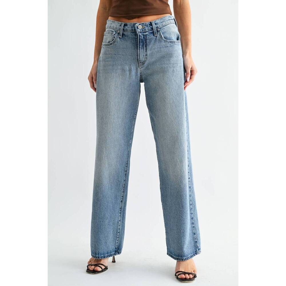 NEW JUST BLACK DENIM lightweight relaxed straight jean in light wash - Picture 5 of 5